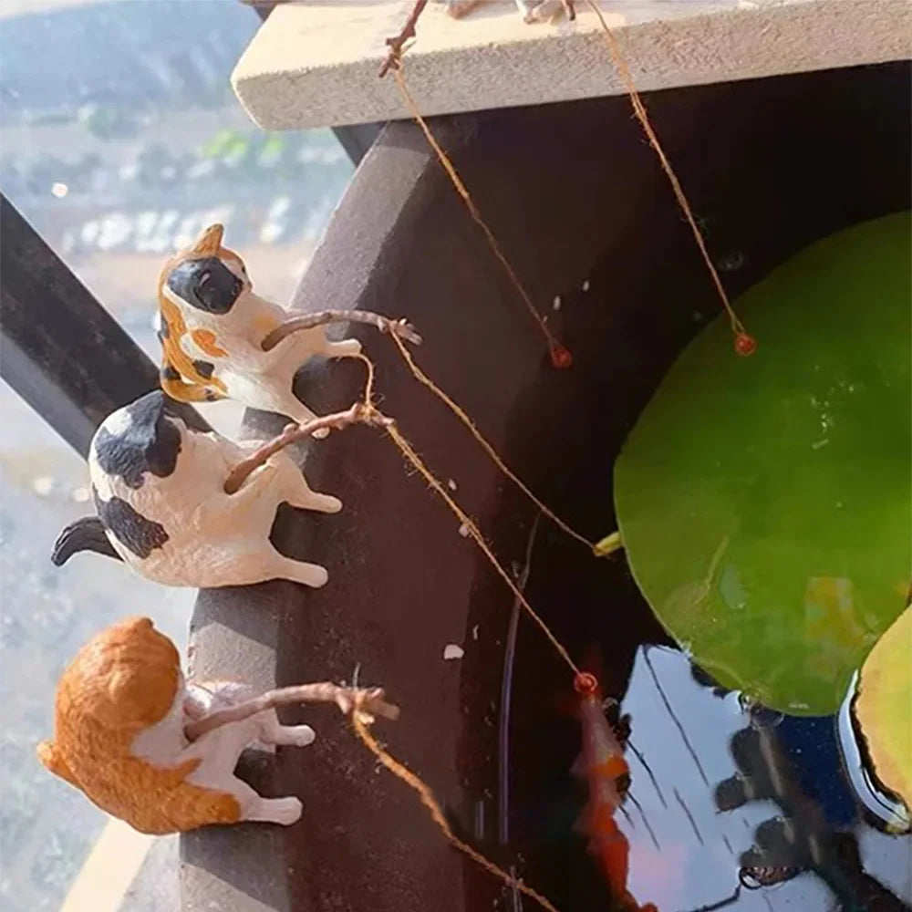 CatCast™ – Mini Fishing Cat Aquarium Ornament