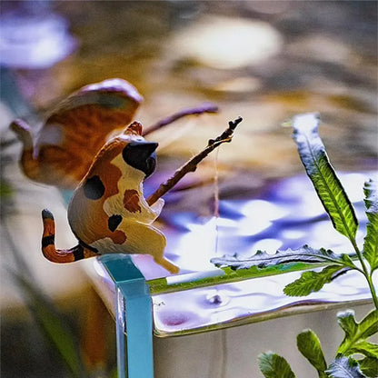 CatCast™ – Mini Fishing Cat Aquarium Ornament